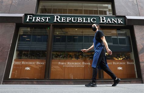 First Republic Talks Extend Into Night After Banks Place Bids